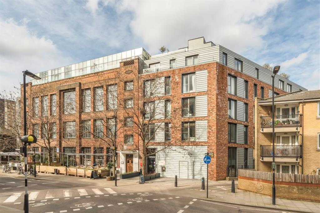 2 bed 1st Floor Flat for rent in Hackney. From Marsh & Parsons - Camden Town & Tufnell Park
