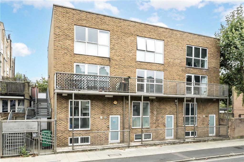 3 bed 1st Floor Flat for rent in Camden Town. From Marsh & Parsons - Camden Town & Tufnell Park 3 bed 1st Floor Flat for rent in Camden Town. From Marsh & Parsons - Camden Town & Tufnell Park