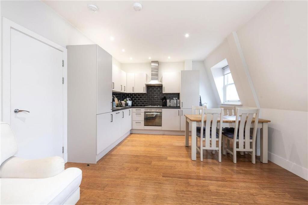 2 bed 1st Floor Flat for rent in Hackney. From Marsh & Parsons - Camden Town & Tufnell Park
