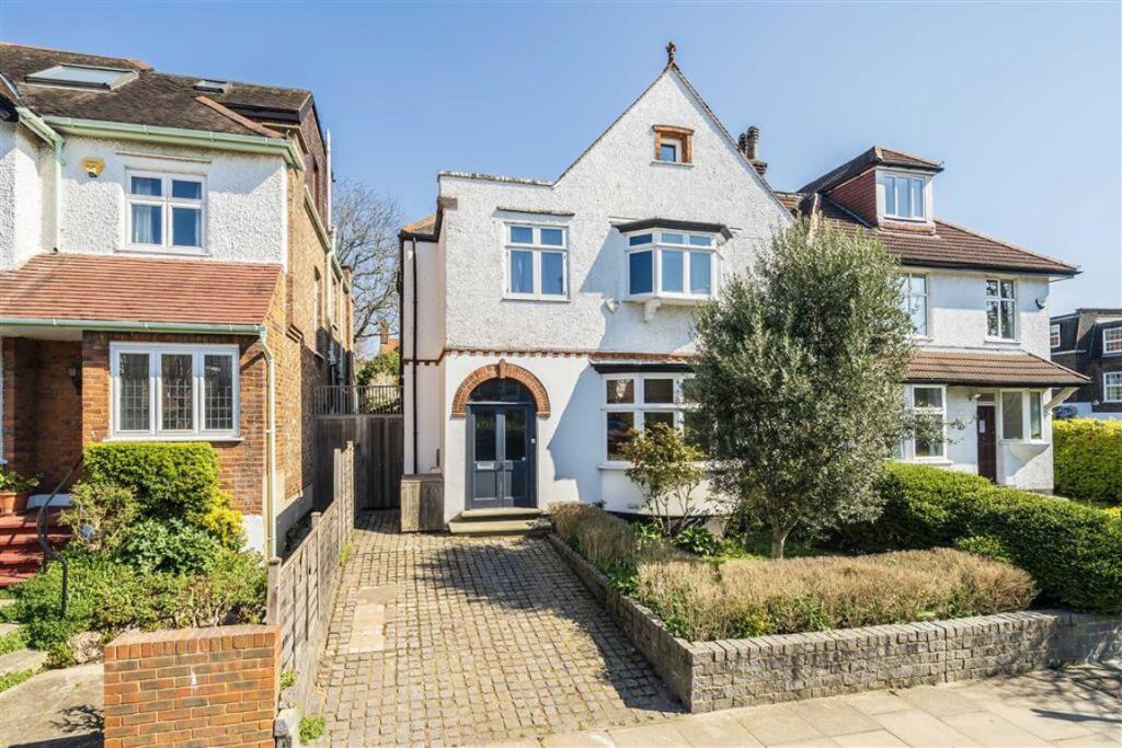5 bed Semi Detached for rent in Hampstead. From Marsh & Parsons - Camden Town & Tufnell Park 5 bed Semi Detached for rent in Hampstead. From Marsh & Parsons - Camden Town & Tufnell Park