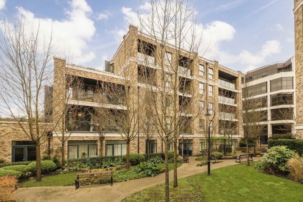 3 bed 1st Floor Flat for rent in London. From Marsh & Parsons - Chiswick