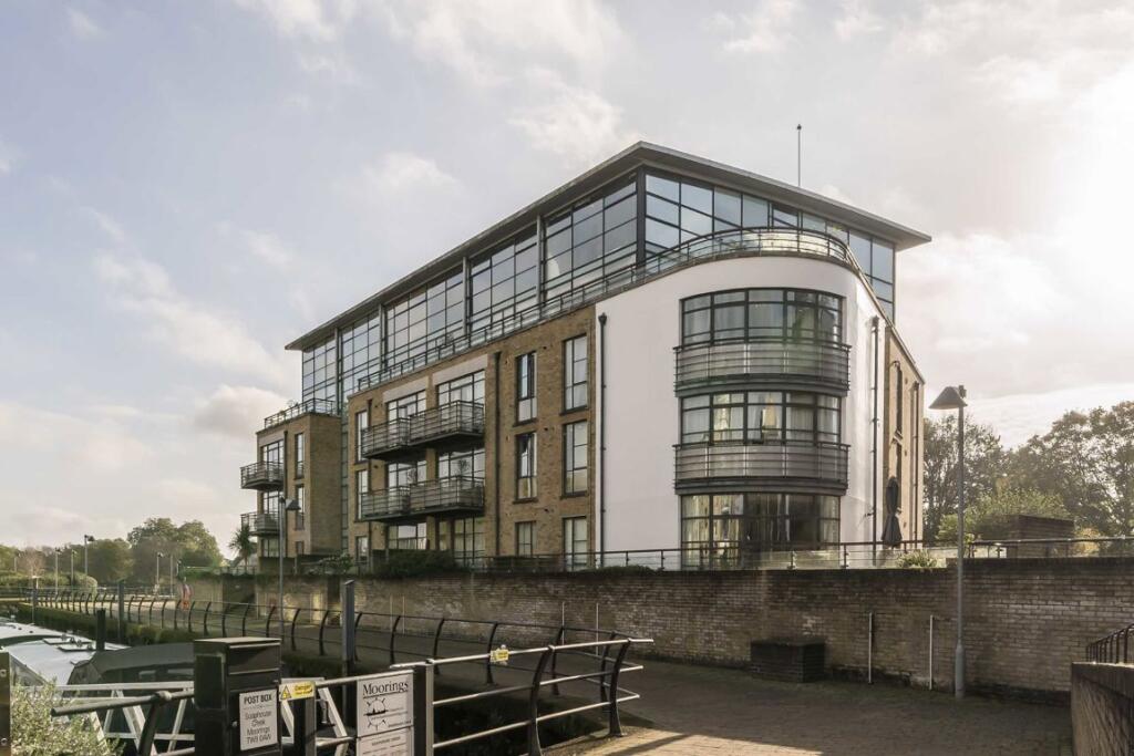 2 bed 1st Floor Flat for rent in Brentford. From Marsh & Parsons - Chiswick