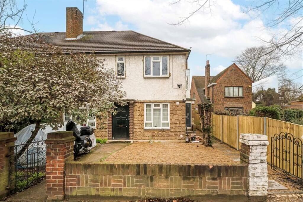 0 bed 1st Floor Flat for rent in Chiswick. From Marsh & Parsons - Chiswick 0 bed 1st Floor Flat for rent in Chiswick. From Marsh & Parsons - Chiswick