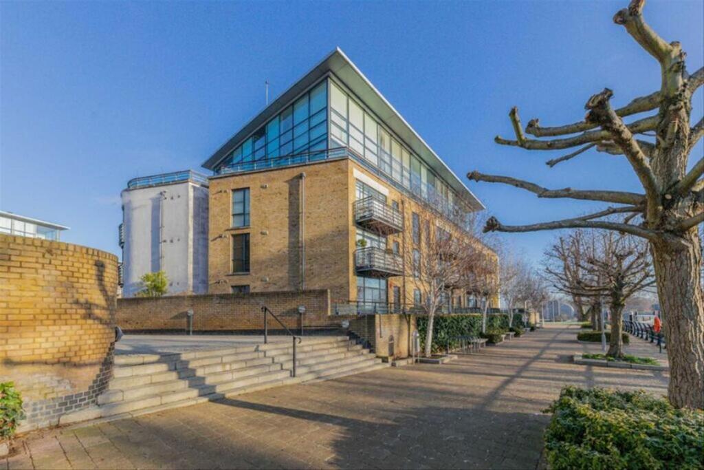 2 bed 1st Floor Flat for rent in Brentford. From Marsh & Parsons - Chiswick