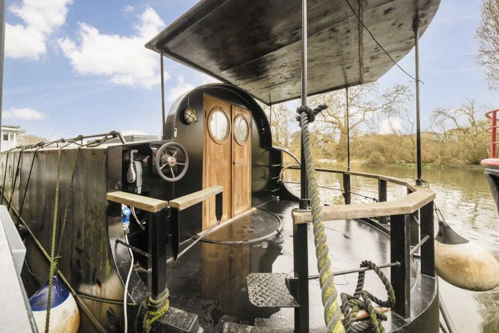 1 bed House Boat for rent in Brentford. From Marsh & Parsons - Chiswick