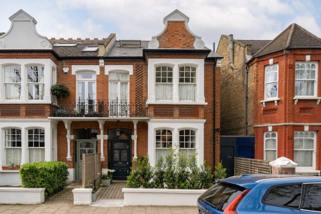 5 bed Detached for rent in Chiswick. From Marsh & Parsons - Chiswick