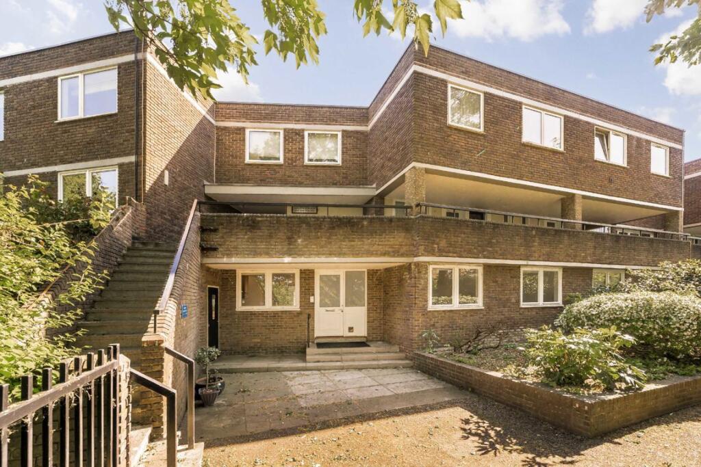 3 bed 1st Floor Flat for rent in Brentford. From Marsh & Parsons - Chiswick