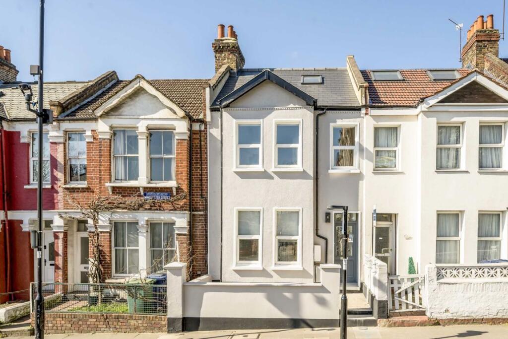 3 bed 1st Floor Flat for rent in Acton. From Marsh & Parsons - Chiswick