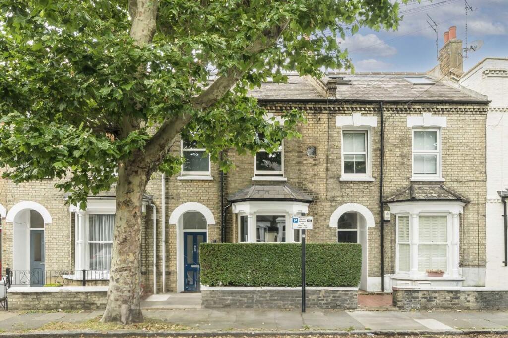 5 bed Detached for rent in Chiswick. From Marsh & Parsons - Chiswick