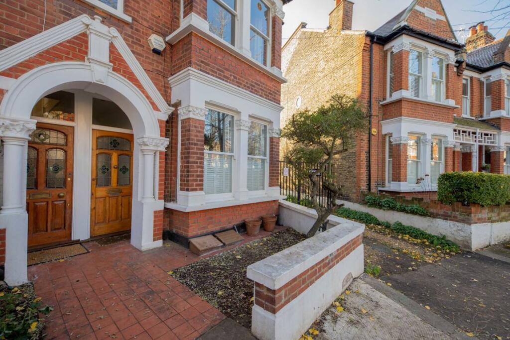 4 bed 1st Floor Flat for rent in Chiswick. From Marsh & Parsons - Chiswick