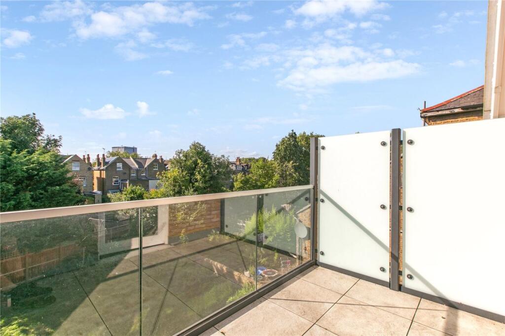 2 bed 1st Floor Flat for rent in Chiswick. From Marsh & Parsons - Chiswick
