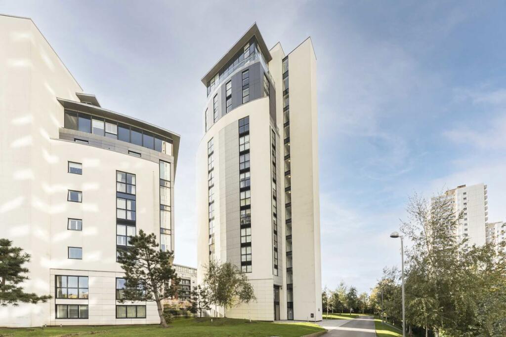 3 bed 1st Floor Flat for rent in Brentford. From Marsh & Parsons - Chiswick