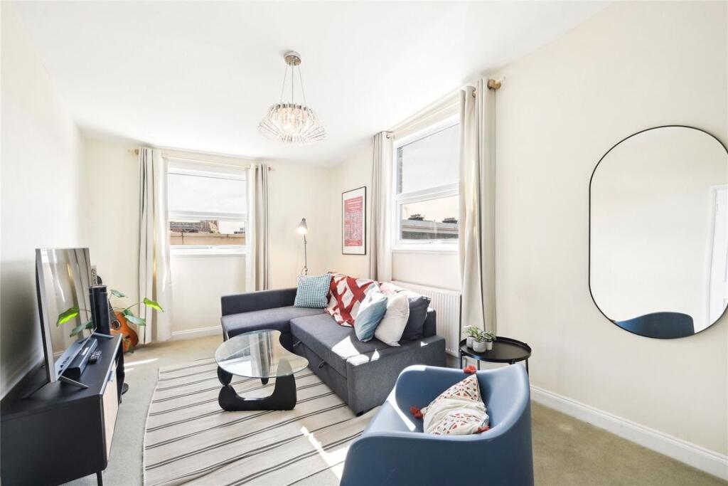 1 bed 1st Floor Flat for rent in Kensington. From Marsh and Parsons - Earls Court 1 bed 1st Floor Flat for rent in Kensington. From Marsh and Parsons - Earls Court