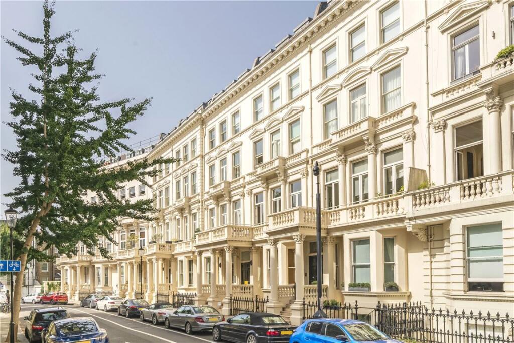 1 bed 1st Floor Flat for rent in London. From Marsh and Parsons - Earls Court