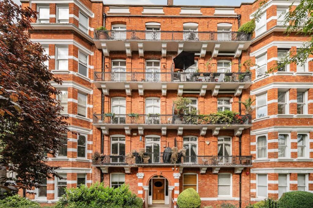 4 bed 1st Floor Flat for rent in Kensington. From Marsh and Parsons - Earls Court