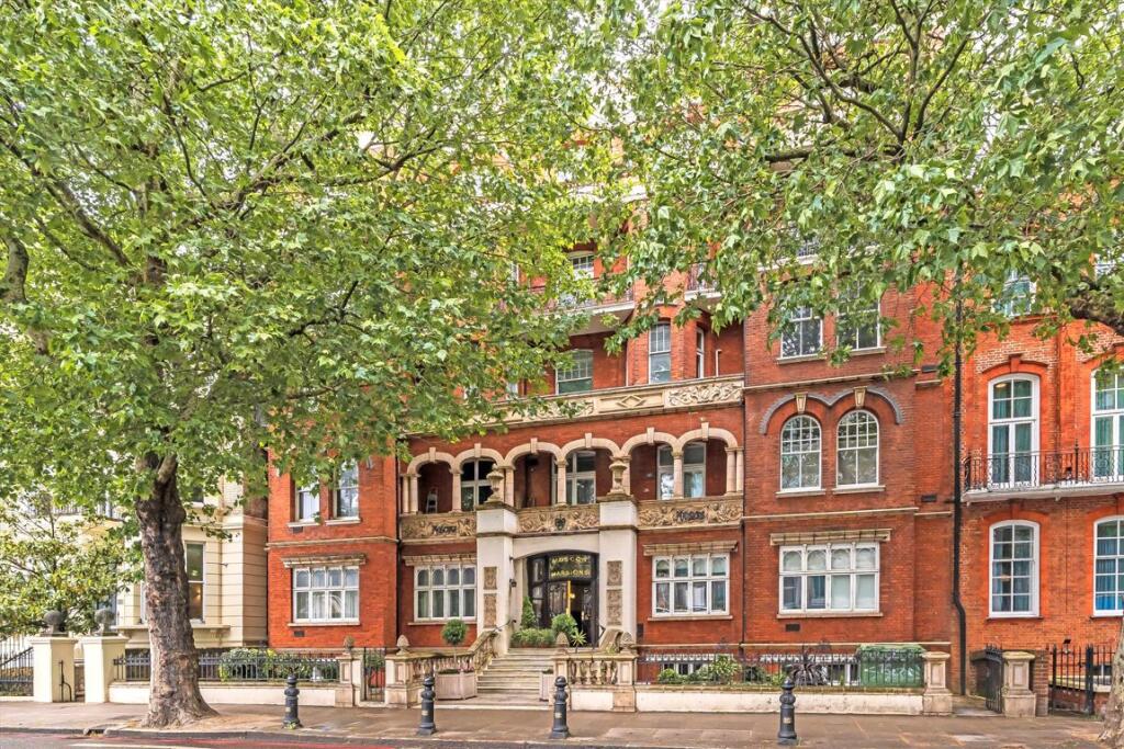 3 bed 1st Floor Flat for rent in Kensington. From Marsh and Parsons - Earls Court
