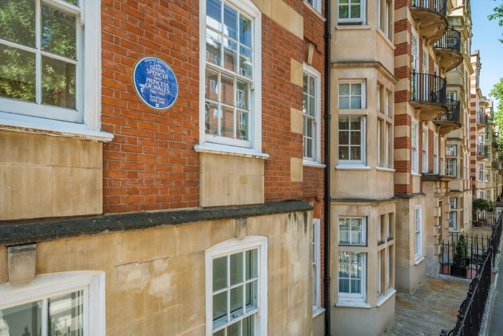 4 bed 1st Floor Flat for rent in London. From Marsh and Parsons - Earls Court