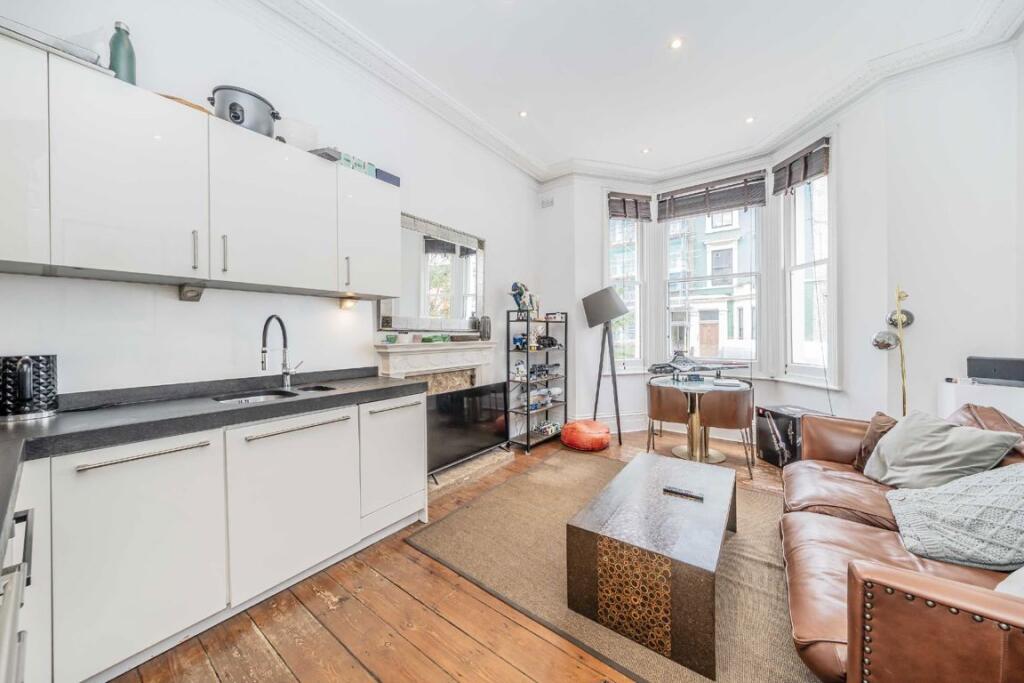 2 bed 1st Floor Flat for rent in London. From Marsh and Parsons - Earls Court
