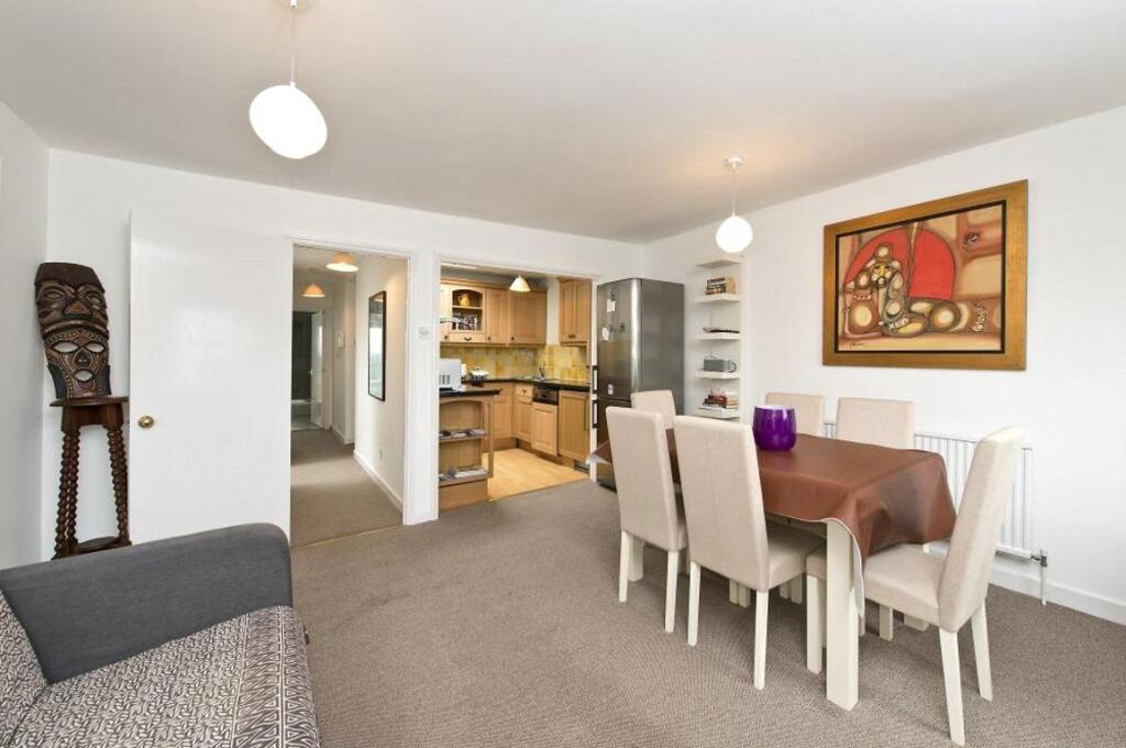 3 bed 1st Floor Flat for rent in Kensington. From Marsh and Parsons - Earls Court 3 bed 1st Floor Flat for rent in Kensington. From Marsh and Parsons - Earls Court