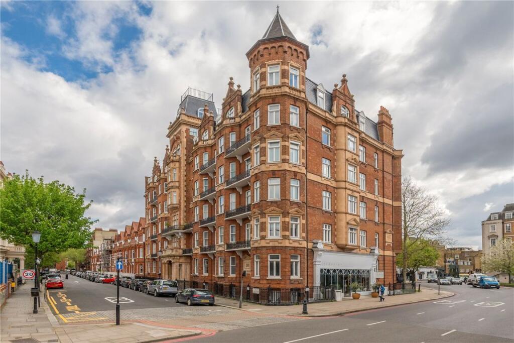 1 bed 1st Floor Flat for rent in London. From Marsh and Parsons - Earls Court