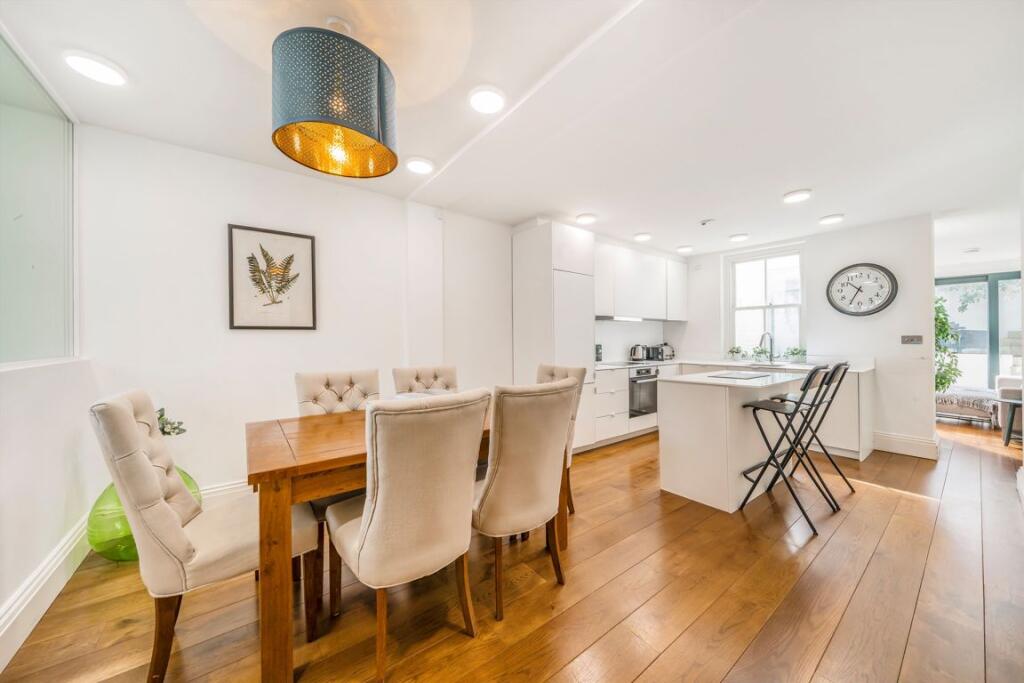 3 bed 1st Floor Flat for rent in Kensington. From Marsh and Parsons - Earls Court