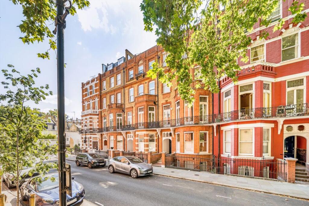 2 bed 1st Floor Flat for rent in Kensington. From Marsh and Parsons - Earls Court