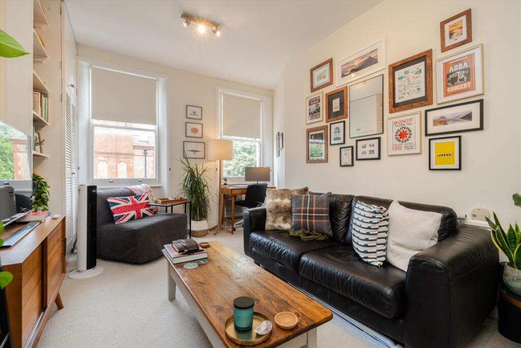 1 bed 1st Floor Flat for rent in London. From Marsh and Parsons - Earls Court