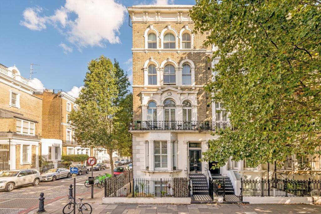 2 bed 1st Floor Flat for rent in Chelsea. From Marsh and Parsons - Earls Court
