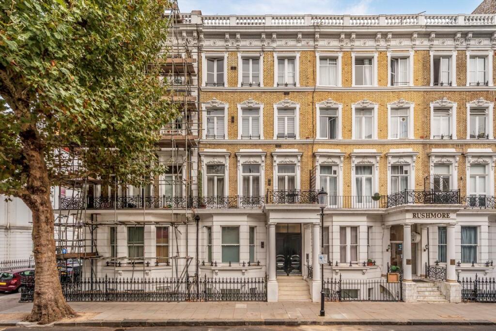 1 bed 1st Floor Flat for rent in London. From Marsh and Parsons - Earls Court