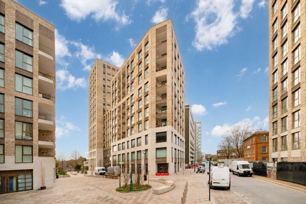 1 bed 1st Floor Flat for rent in Hampstead. From Marsh & Parsons - Little Venice