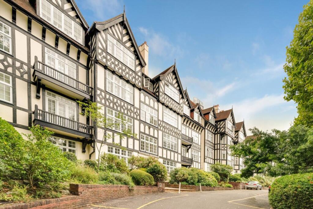 3 bed 1st Floor Flat for rent in Paddington. From Marsh & Parsons - Little Venice