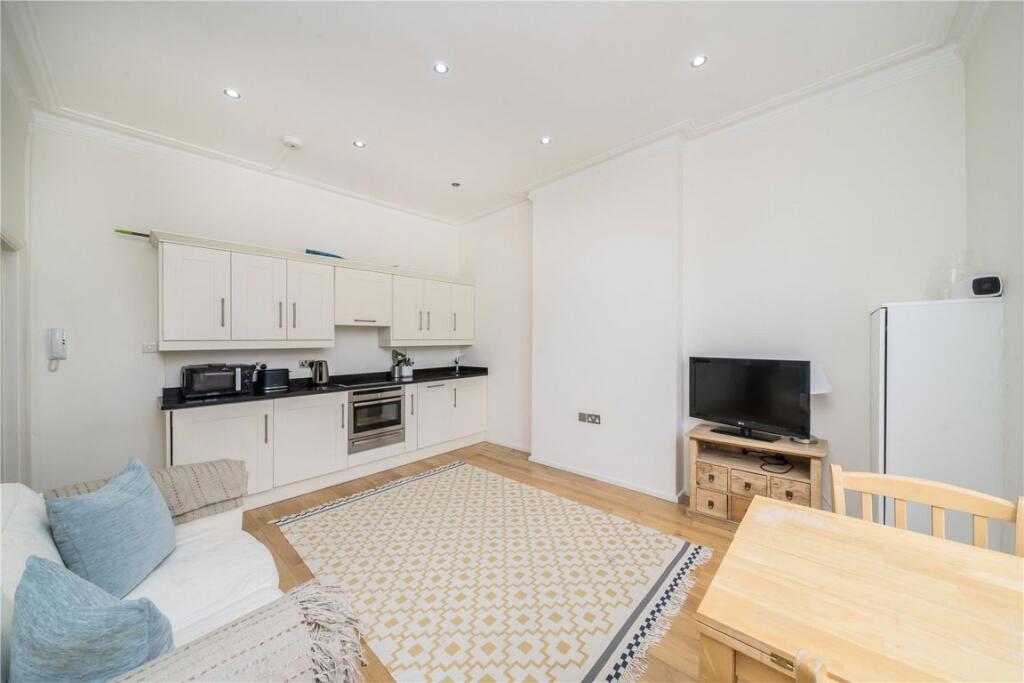 1 bed 1st Floor Flat for rent in Paddington. From Marsh & Parsons - Little Venice