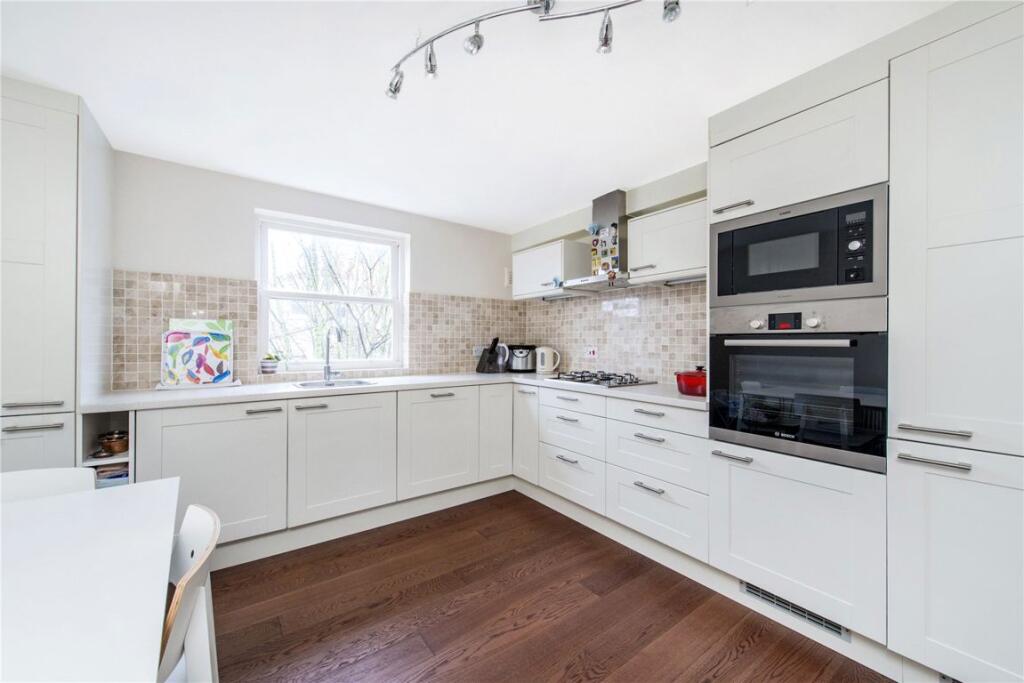 2 bed 1st Floor Flat for rent in Paddington. From Marsh & Parsons - Little Venice
