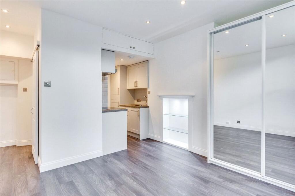 4 bed 1st Floor Flat for rent in London. From Marsh & Parsons - Little Venice