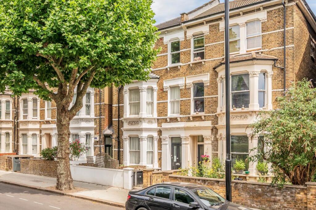 3 bed 1st Floor Flat for rent in Paddington. From Marsh & Parsons - Little Venice
