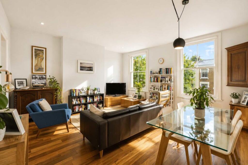 2 bed 1st Floor Flat for rent in Kensington. From Marsh and Parsons - North Kensington