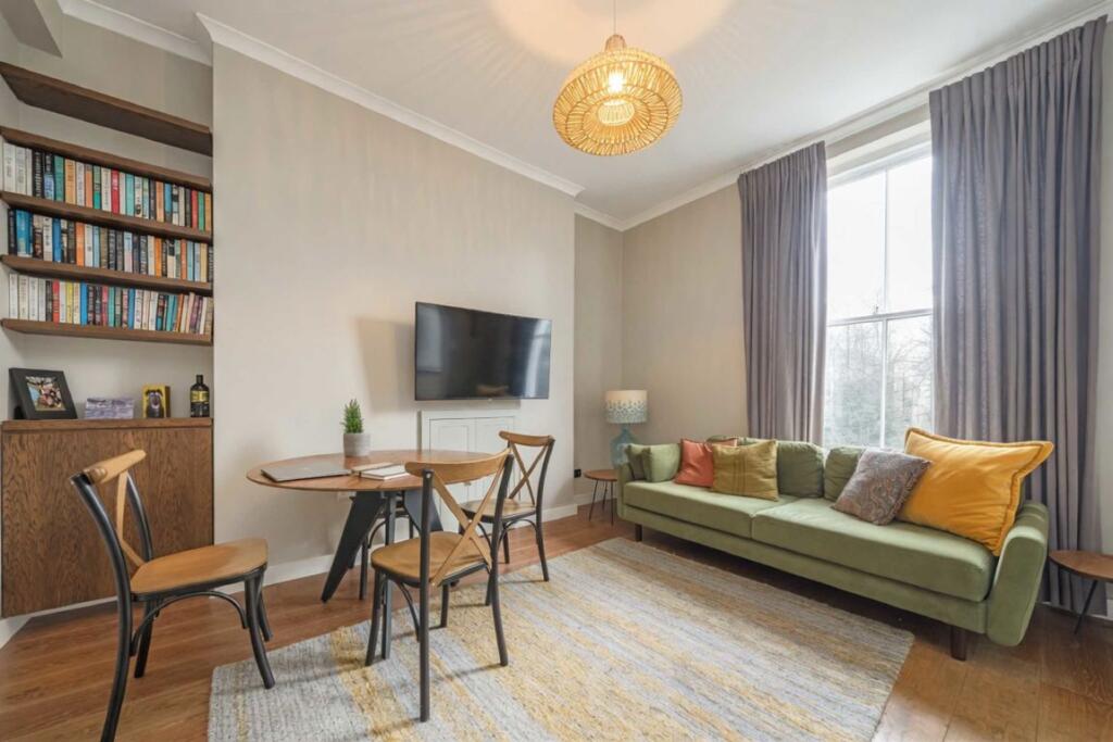 1 bed 1st Floor Flat for rent in Kensington. From Marsh and Parsons - North Kensington