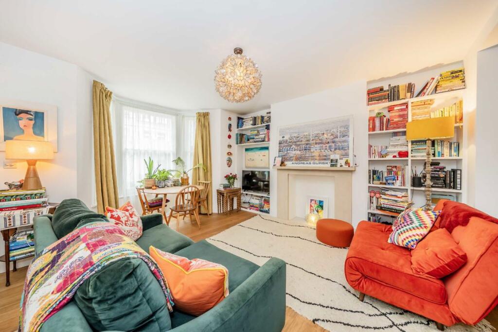2 bed 1st Floor Flat for rent in Kensington. From Marsh and Parsons - North Kensington