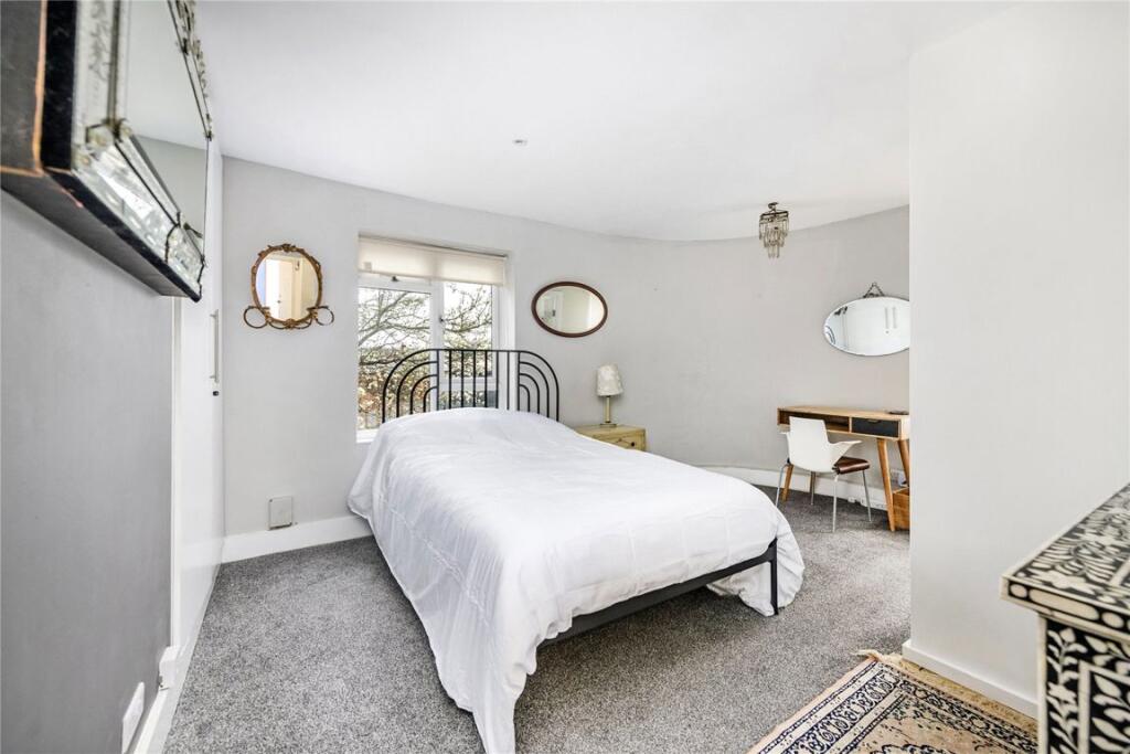 2 bed 1st Floor Flat for rent in Kensington. From Marsh and Parsons - North Kensington