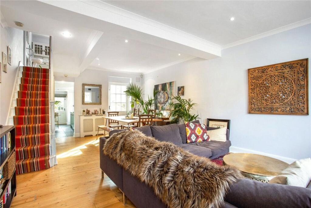 2 bed Mid Terraced House for rent in Paddington. From Marsh and Parsons - North Kensington