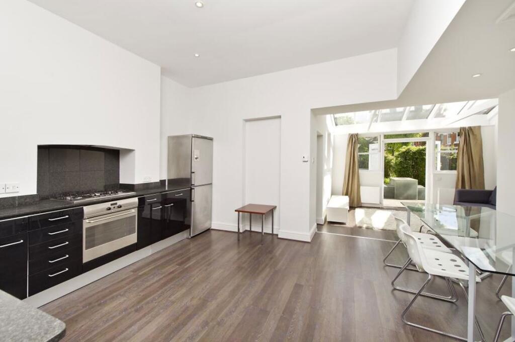 2 bed 1st Floor Flat for rent in Willesden. From Marsh and Parsons - North Kensington