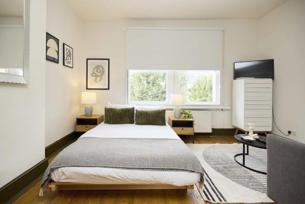 4 bed Studio for rent in Willesden. From Marsh and Parsons - North Kensington 4 bed Studio for rent in Willesden. From Marsh and Parsons - North Kensington