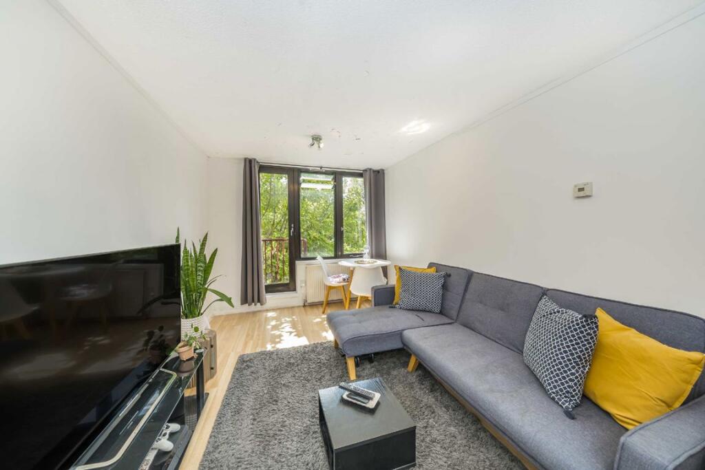 1 bed 1st Floor Flat for rent in Paddington. From Marsh and Parsons - North Kensington