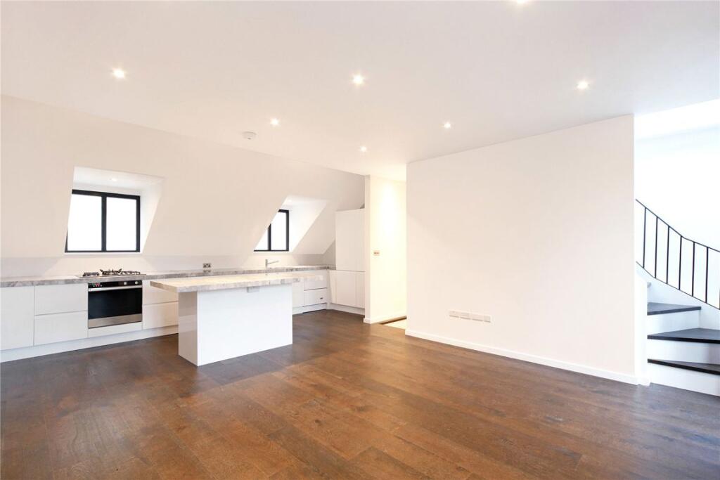 2 bed Detached for rent in Kensington. From Marsh and Parsons - North Kensington