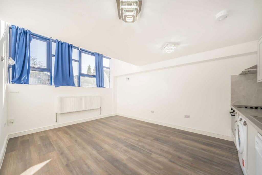 1 bed 1st Floor Flat for rent in Penge. From Marsh & Parsons - Streatham Hill