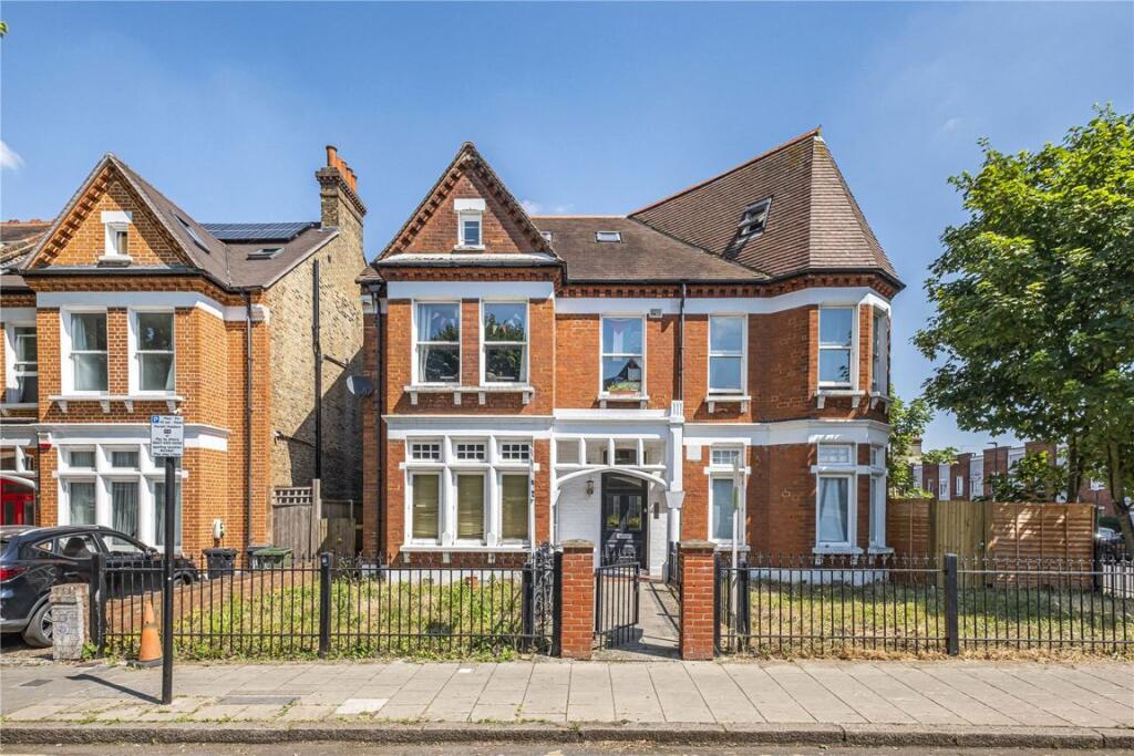 1 bed 1st Floor Flat for rent in Streatham. From Marsh & Parsons - Streatham Hill
