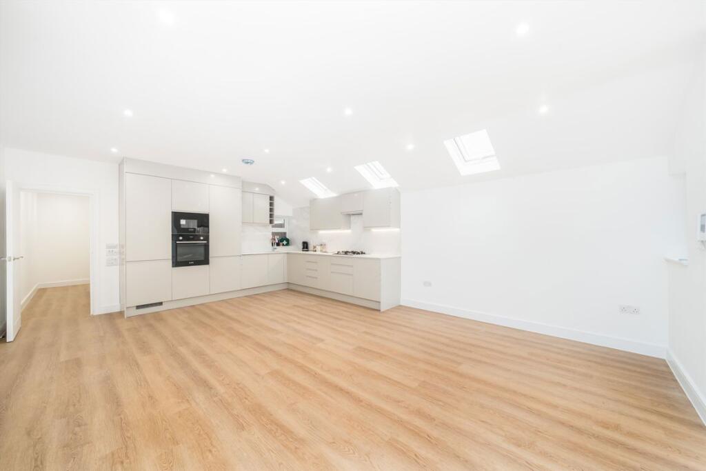 3 bed 1st Floor Flat for rent in Willesden. From Marsh & Parsons - Willesden Green