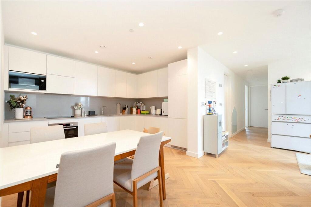 3 bed 1st Floor Flat for rent in Willesden. From Marsh & Parsons - Willesden Green