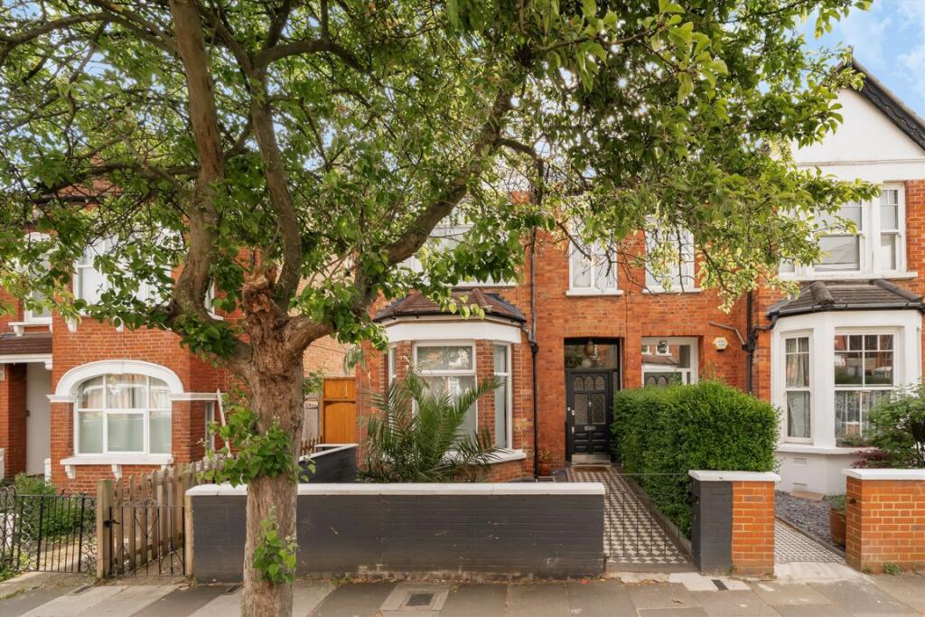 6 bed 1st Floor Flat for rent in Willesden. From Marsh & Parsons - Willesden Green