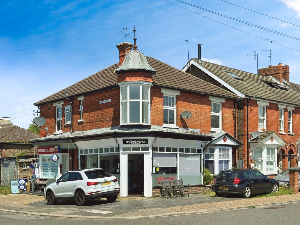 2 bed Annexe for rent in Horsham. From Martin & Co - Horsham